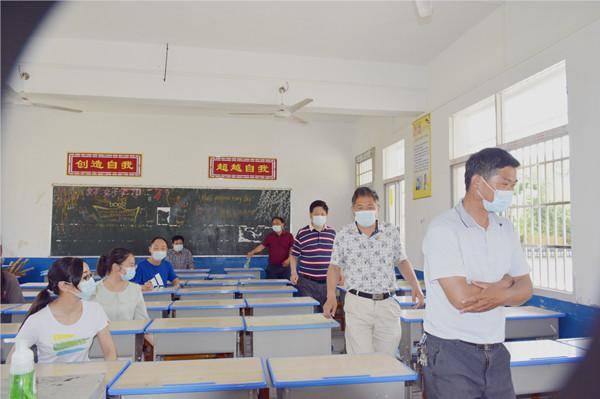 湖北监利:桥市镇初级中学开展初三复学防疫应急演练活动_工作