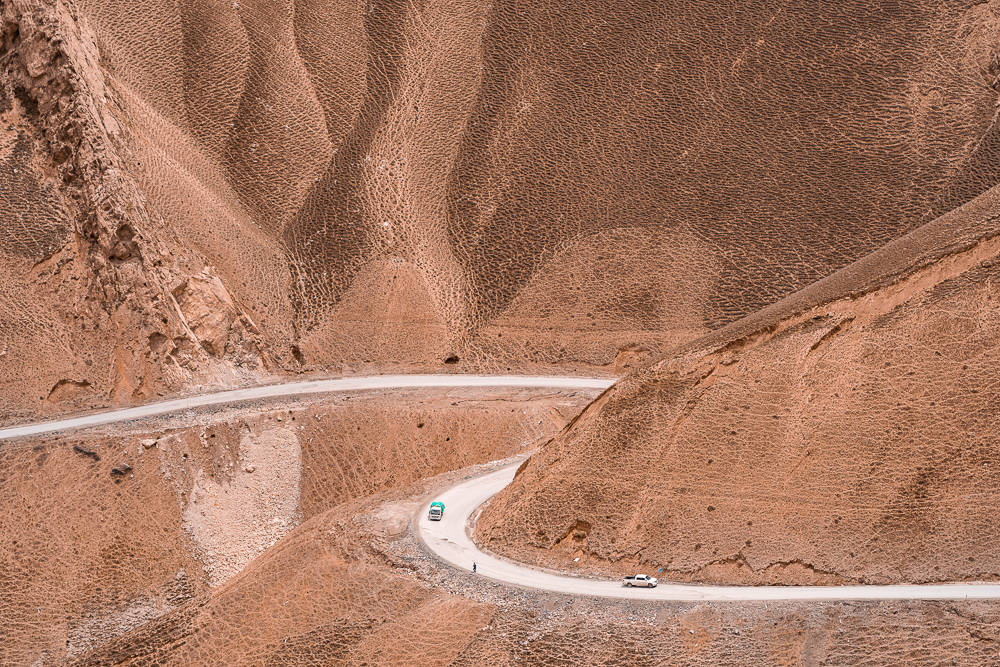 新藏公路的第一个拦路虎,维族语"连猴子都爬不上去的雪山"