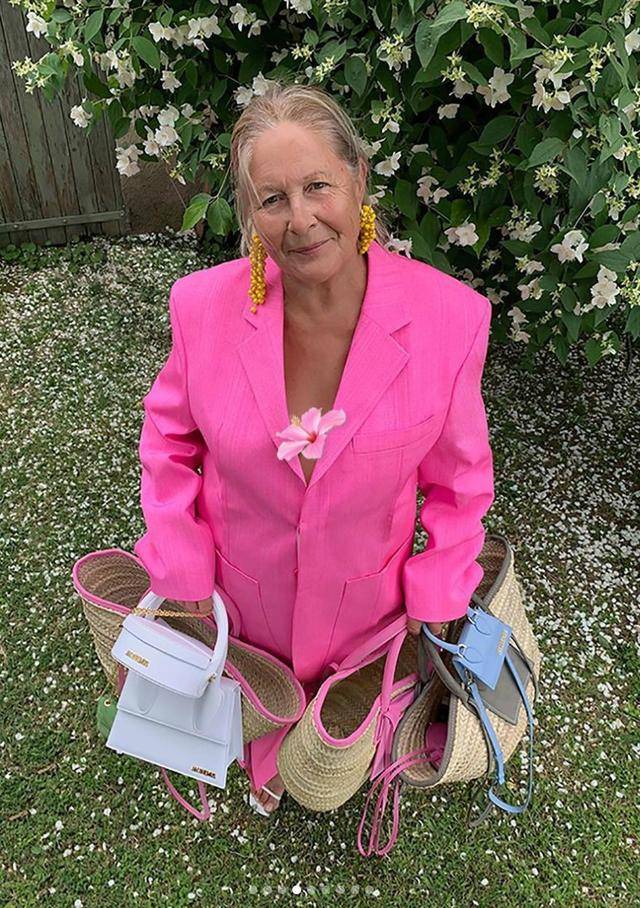 让奶奶穿吊带裙,戴1900元草帽拍大片_西蒙·波特·雅克