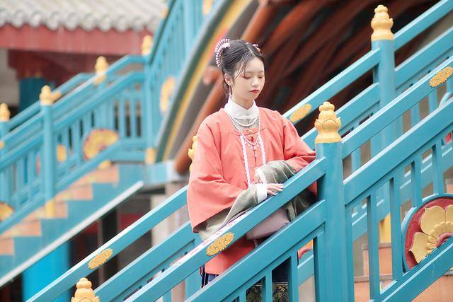 眉山金府穿越城还没来这里打过卡的据说已经被开除潮人资格咯