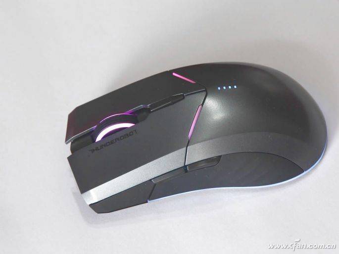 原创雷神外设新时代纯无线游戏鼠ml701