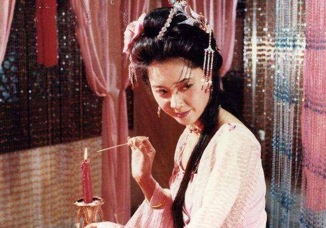 原创西游记白骨精扮演者杨春霞因杨洁没有买一赠一关系闹僵