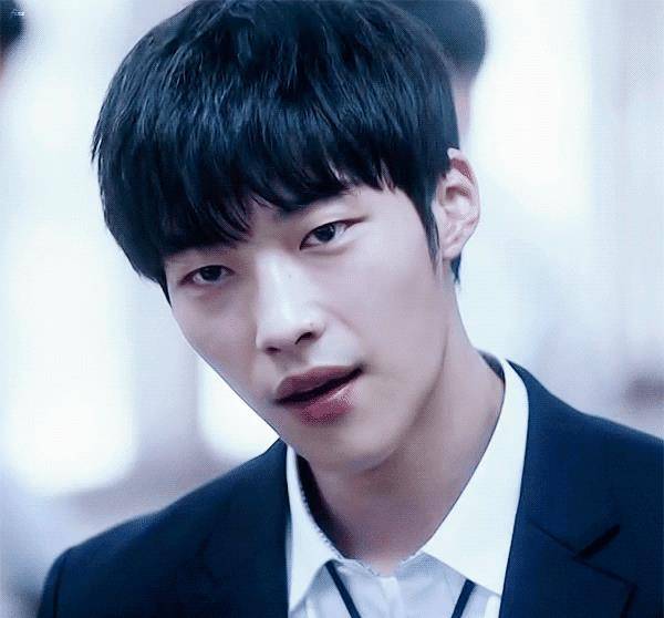 《theking永远的君主》禹棹焕"肉肉毕业照"公开!