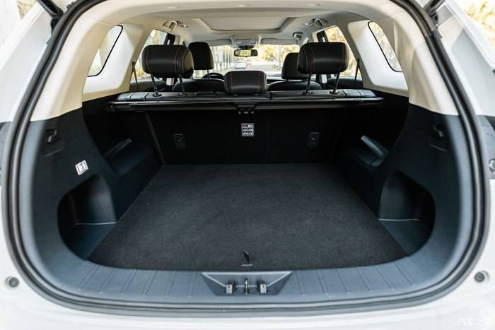 对平庸说no!感受长安欧尚x7激情澎湃与黑科技的双重刺激