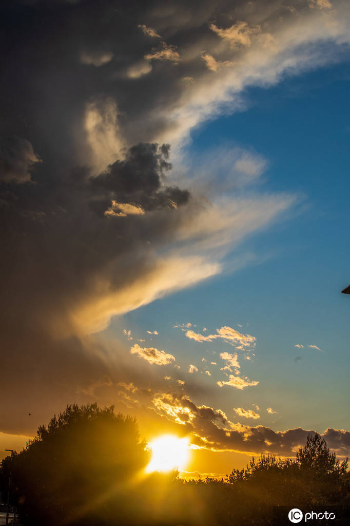 克罗地亚普拉:雨后黄昏 天空美丽而纯净