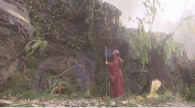 孙悟空被压在五指山下的时候,为何不用金箍棒把山捅破了逃出来呢