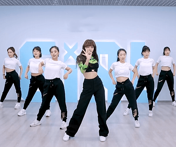 原创青你2曝光"组合名"?中文叫无限少女x,看到英文名:节目组有心了