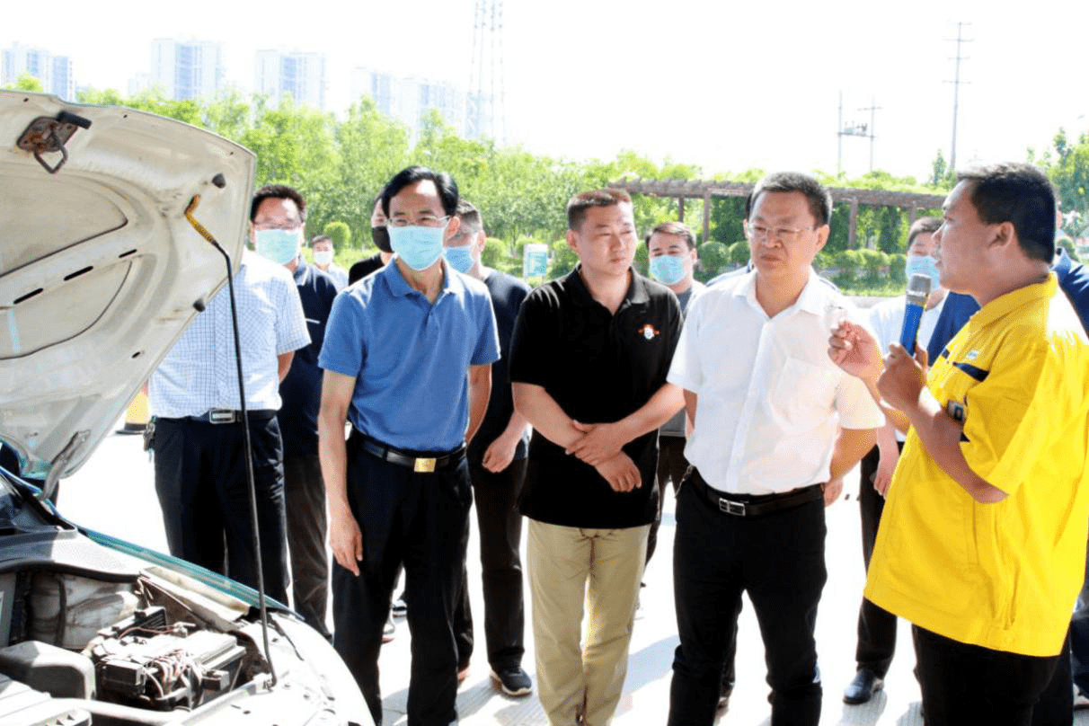 市政府副秘书长吕文松,市市场监管局局长戚征伦,四