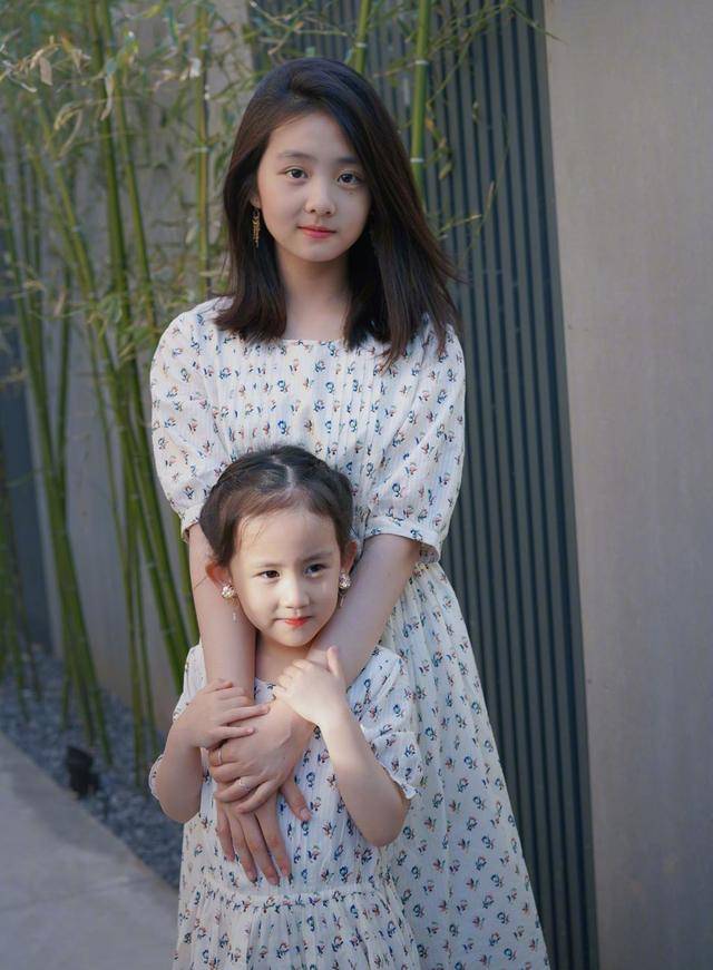 黄磊的小儿子,林志颖的kimi,其他孩子随便晒照就他们俩只有背影