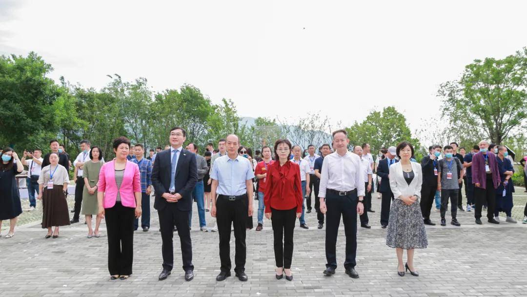 郑州市人民政府副市长孙晓红,郑州市文化广电和旅游局局长李芳,登封市