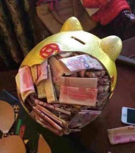 搞笑gif你去照一下镜子满脸的凉席印