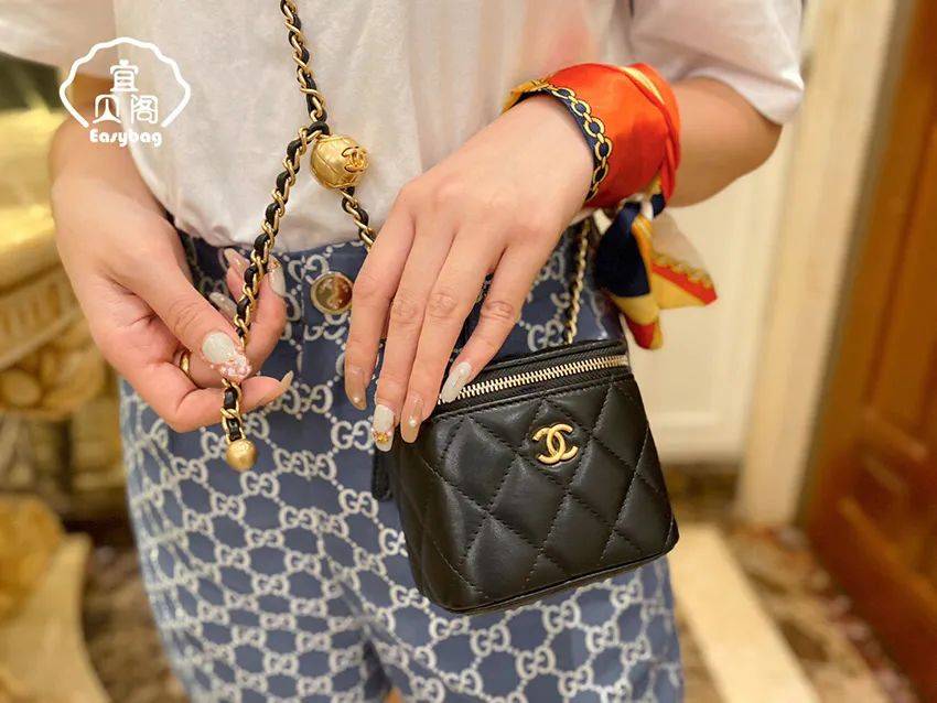 别只盯着金属球cf香奈儿20年新款金珠包包还有这几款woc小盒子小圆包