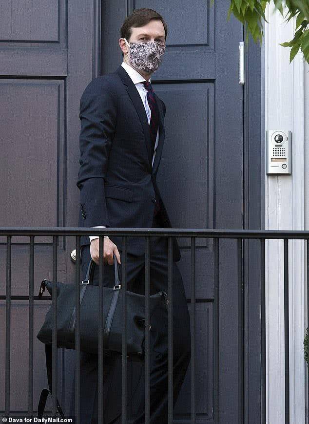 国难之际不忘打扮自己,百元口罩突显超长睫毛_贾里德·库什纳