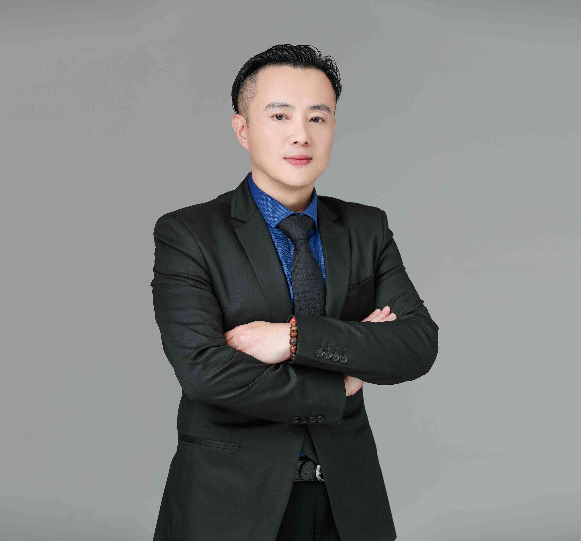 顺利办创始人彭聪与典正私董会董事长胡向阳签署战略合作协议