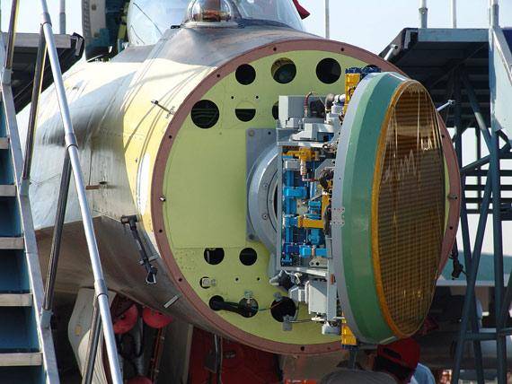 苏-35的雪豹e无源相控阵雷达