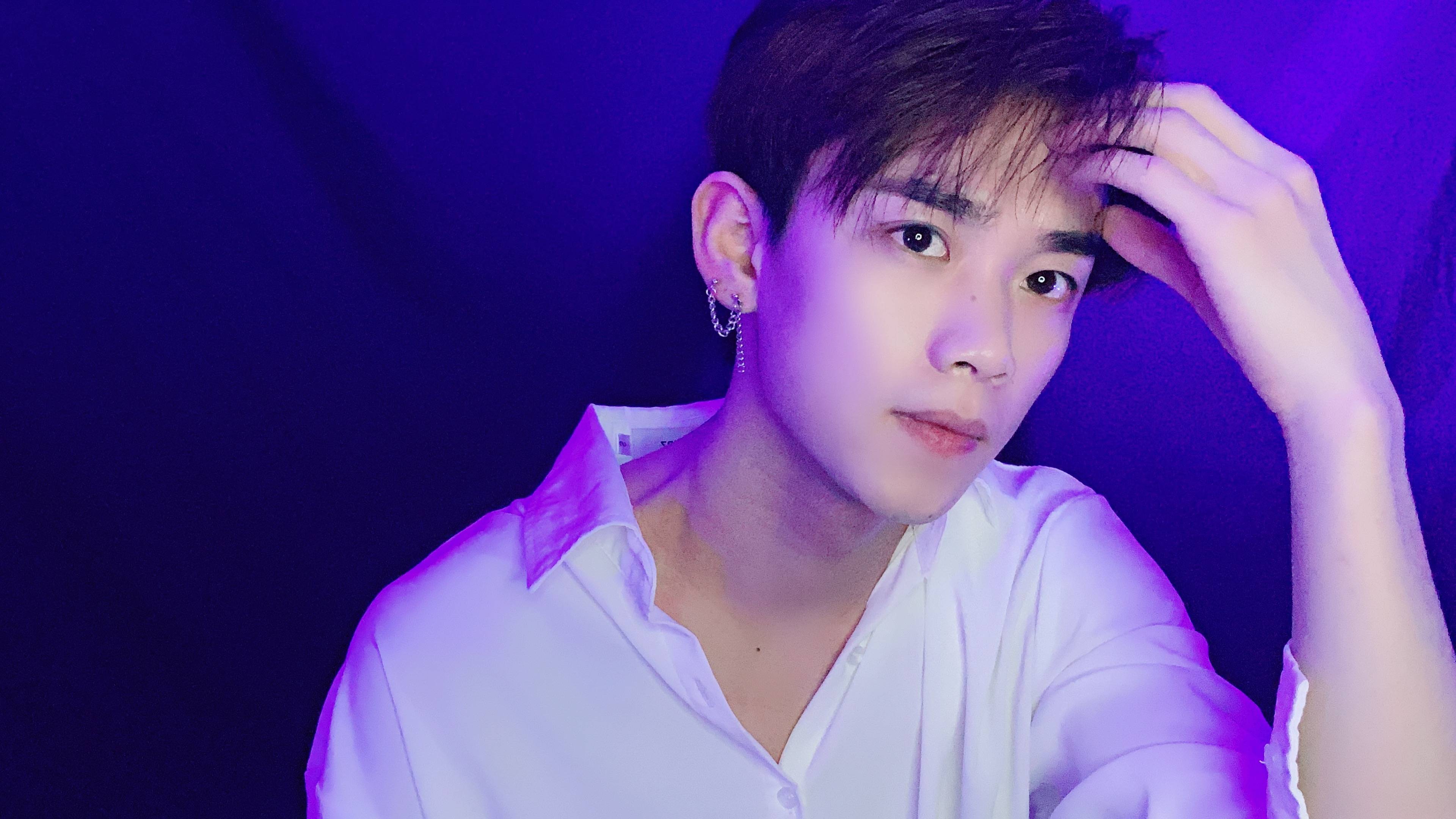 主播戴安博,脱衣有肉穿衣显瘦,八块腹肌你喜欢吗