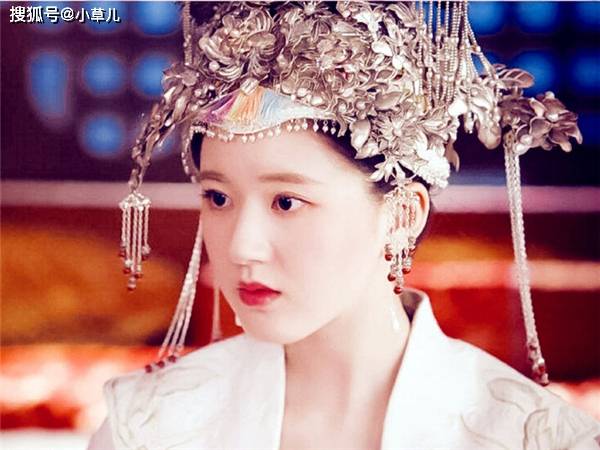 原创穿白色嫁衣的古装女星杨紫惊艳杨幂清新看到热巴这才是神颜