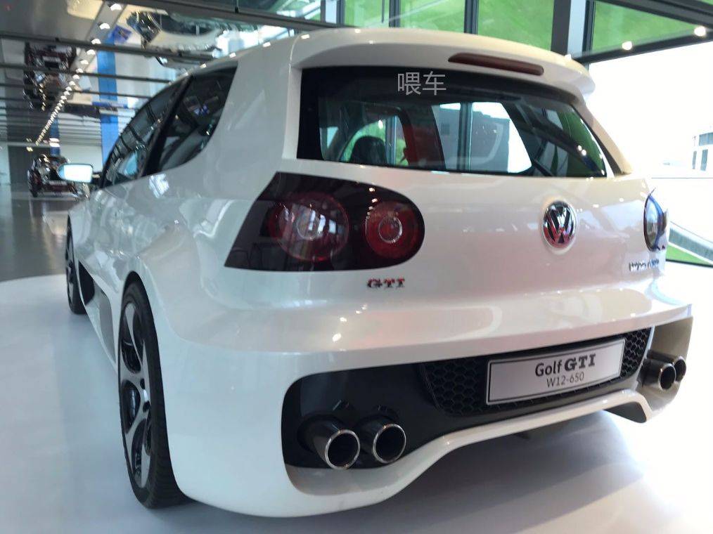 全球唯一的12缸高尔夫,用的是宾利引擎,去博物馆才能看到