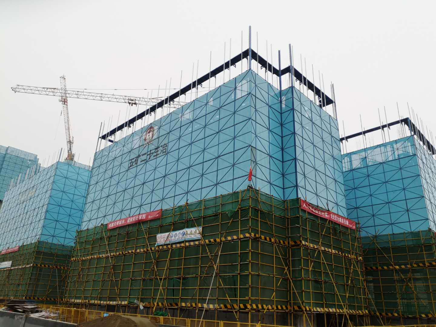 建筑施工爬架安装过程中需要注意哪些方面?