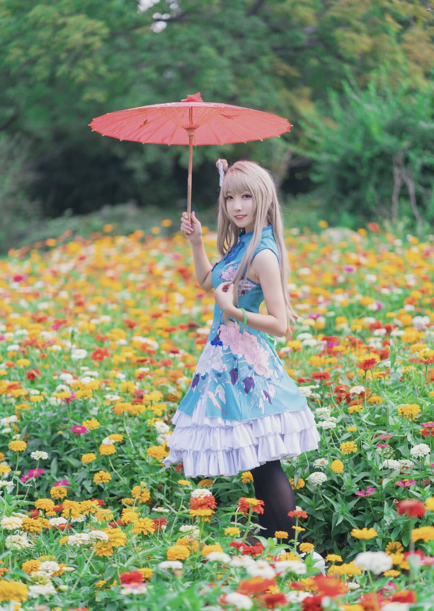 cos:手持红色油纸伞的南小鸟,回眸一笑百媚生.