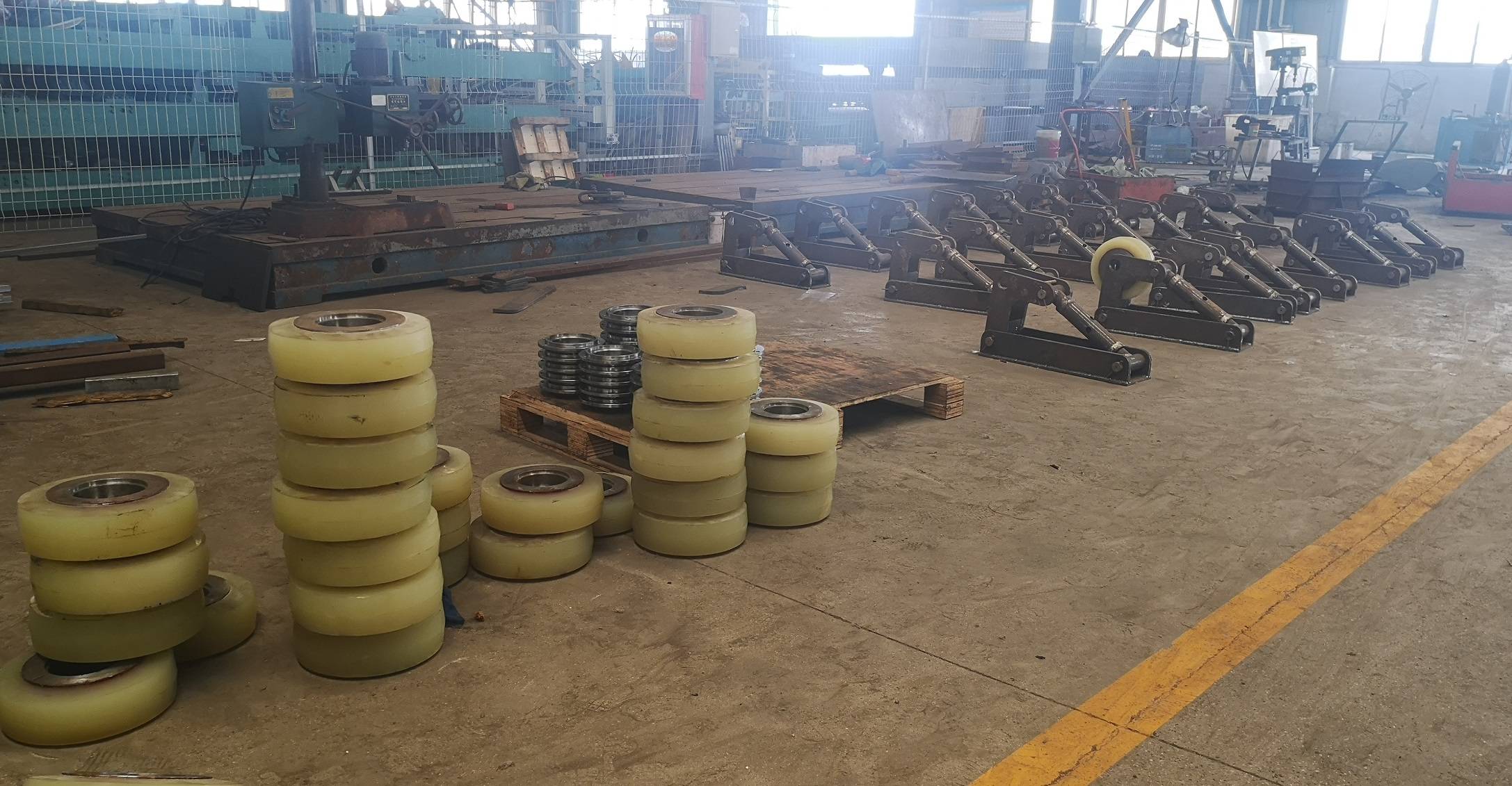 竖井作业盘固定器稳定吊盘抓岩机出渣