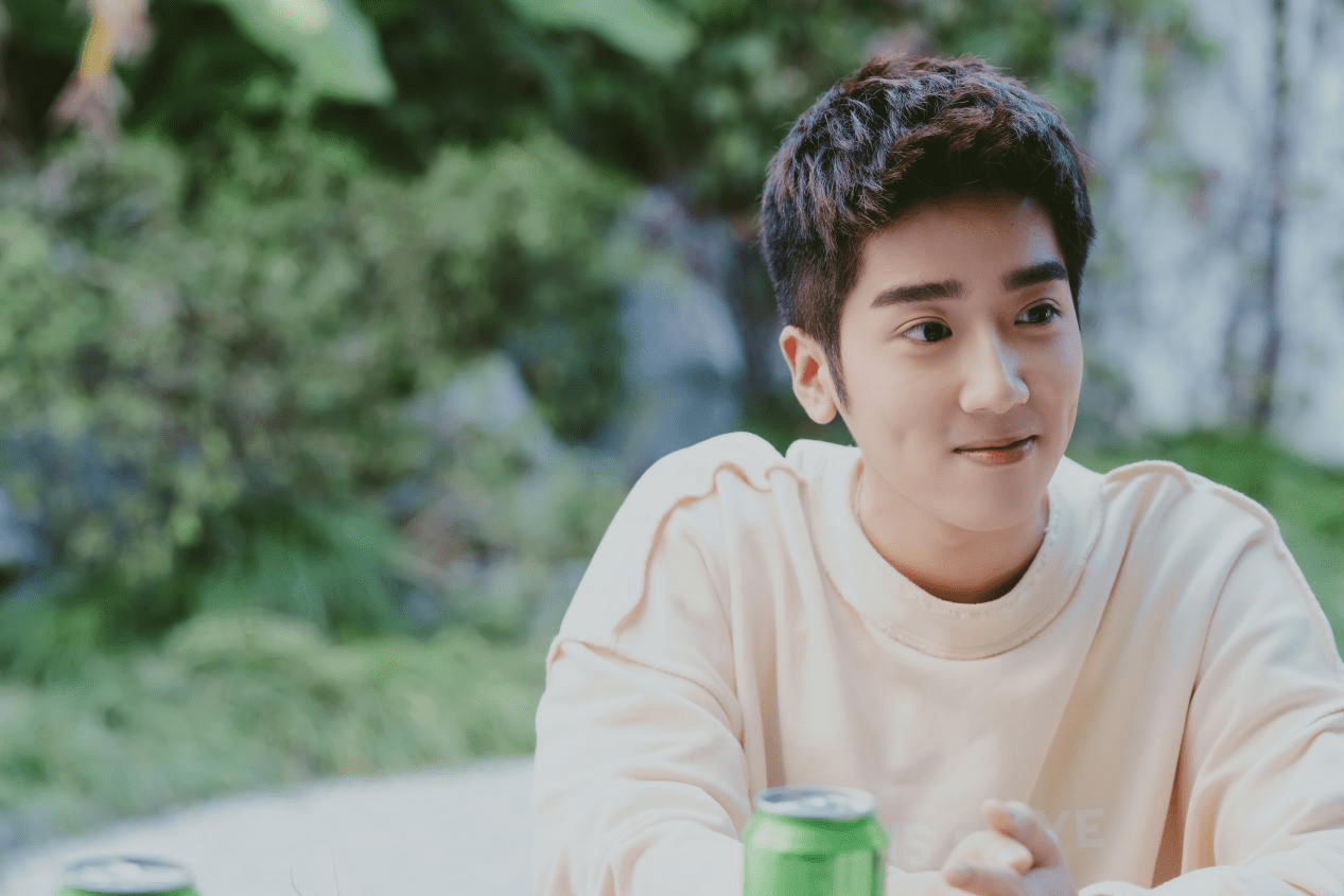 李明峻饰演的谷立的感情线推进一直都是全剧的亮点,她与韩雪的情感