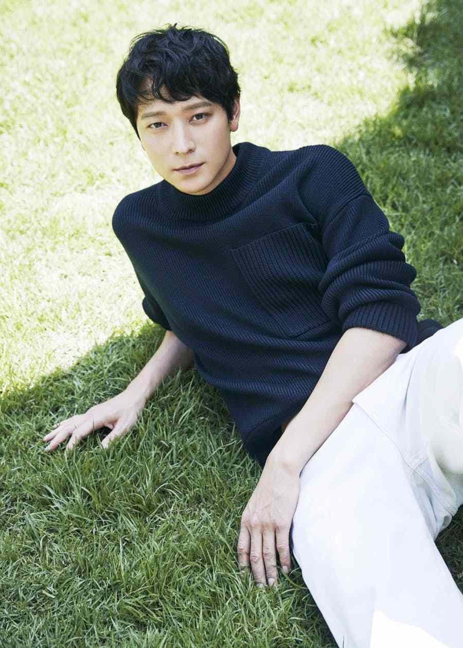 第4名:姜栋元图源:影迷站38 岁的李栋旭已出道 21 年,他在去年底挑战