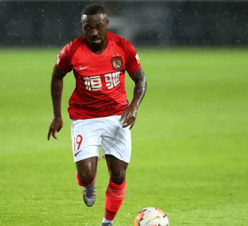 晚上21点,国足再传好消息:两大本土前锋大爆发,有望坐稳主力!_费南多