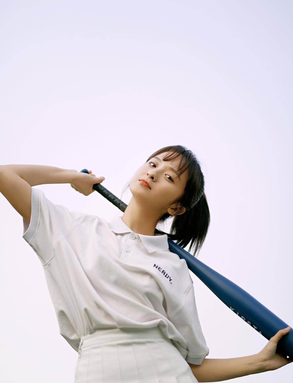 她出演流星花园走红穿短袖配百褶裙清纯度不输女主沈月