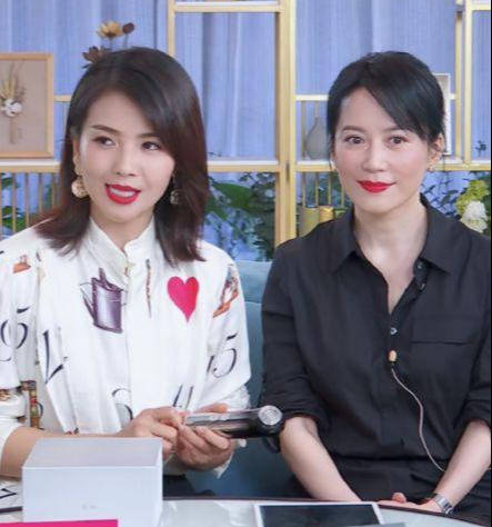 原创41岁刘涛同框49岁俞飞鸿,贤妻良母和气质女神还是有差距的