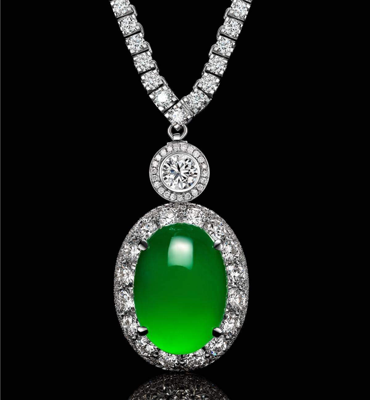 中国翡翠不仅有着悠久的历史,还有着不同的品种,更有丰富的文化内涵.