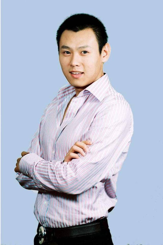 滑稽界颜值担当陈靓,入行师承王汝刚,24岁就开专场演出深受好评