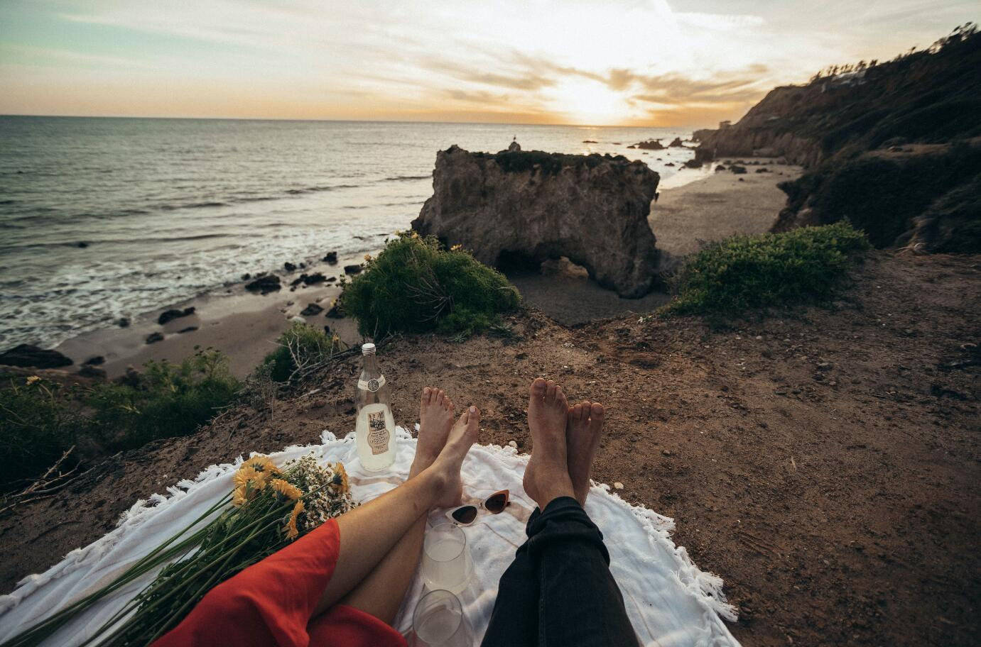 去海边露营搭帐篷要带什么装备带这些轻松舒适还能美美哒