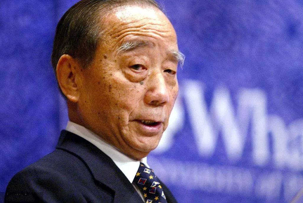 创办了港龙航空,被誉为"世界毛纺大王"的香港企业家曹光彪,听说过吧?