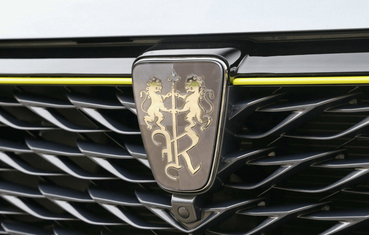 采用参数化设计 全新狮标,荣威rx5 plus上市 售10.38万起