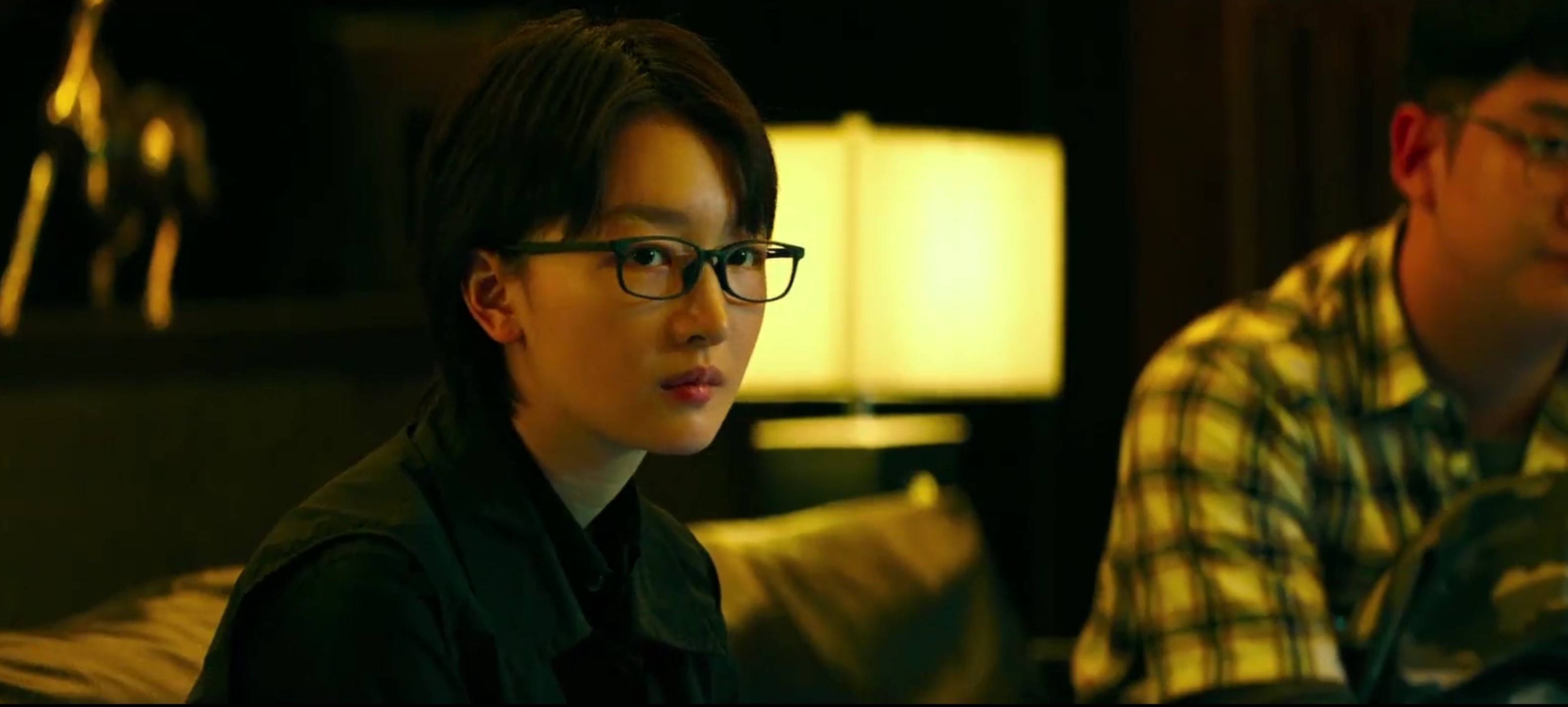 张艺谋电影坚如磐石预告周冬雨雷佳音携手献映