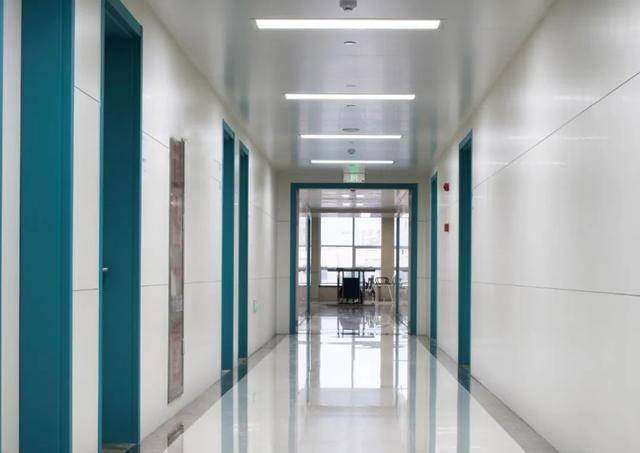 医院里不能少了这样一盏照亮生命的灯