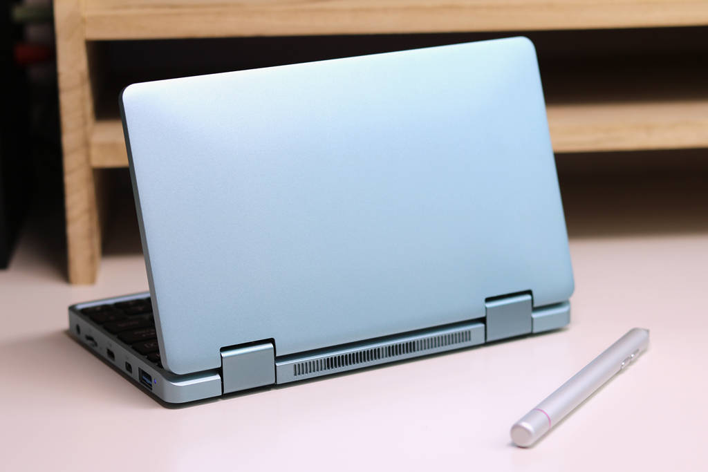 原创国产7英寸笔记本电脑装进口袋的移动工作站搭载酷睿m3处理器