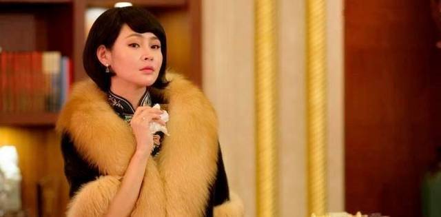 或许你还见过《雾都》中外表贤淑,内心坚定的周芷兰