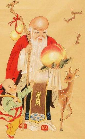 的人,面阔方圆,印堂有红光,从面相学的角度上看,这两天生的人多半长寿