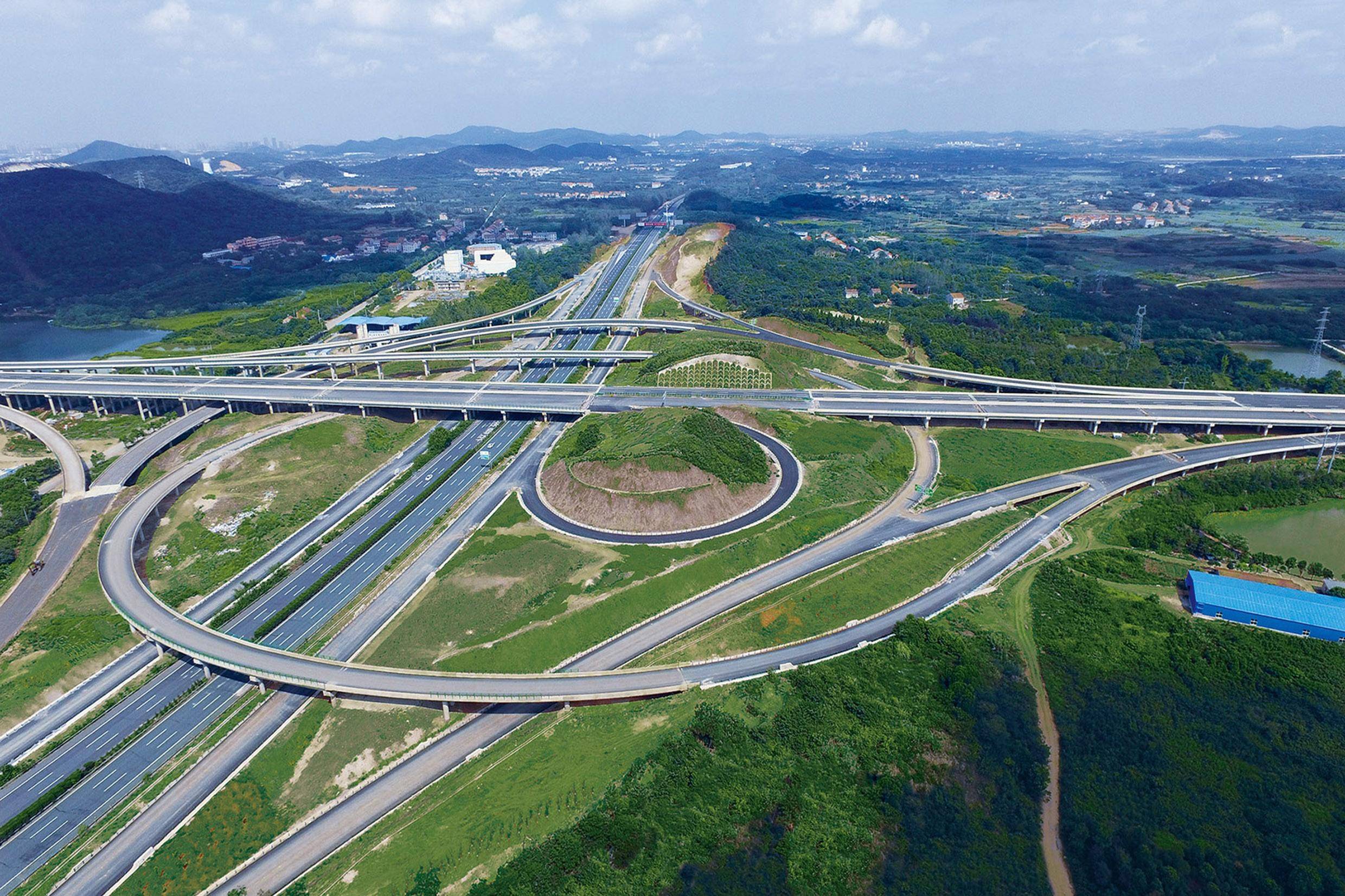 武汉南数十万人"望山跑死马"?@武嘉高速:请为民开匝!