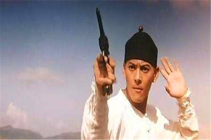 随后,莫少聪又接连出演了《中国最后一个太监》,《黄飞鸿之Ⅱ男儿当