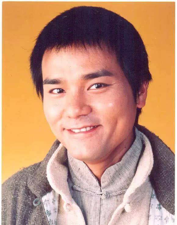 原创他才是最穷影帝比富大龙还惨自嘲没房产没女友没片酬