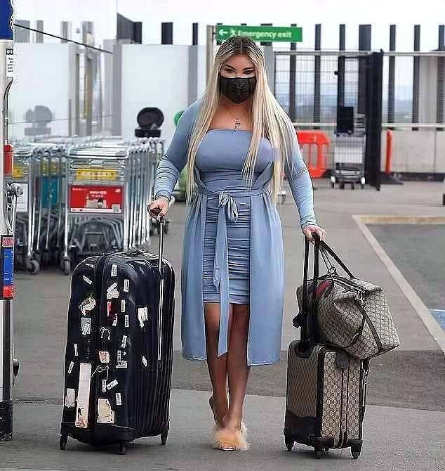 著名男芭比开始实现自己诺言女性化之后身材夸张令人无言