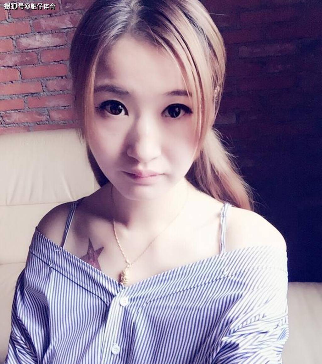 中国冠军女篮被嫁农村,生活多有不易,如今出行还要拆门_梁天云