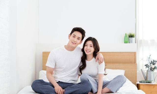 原创夫妻间是朝朝暮暮还是朝思暮想三对夫妻的经历告诉你真实感受