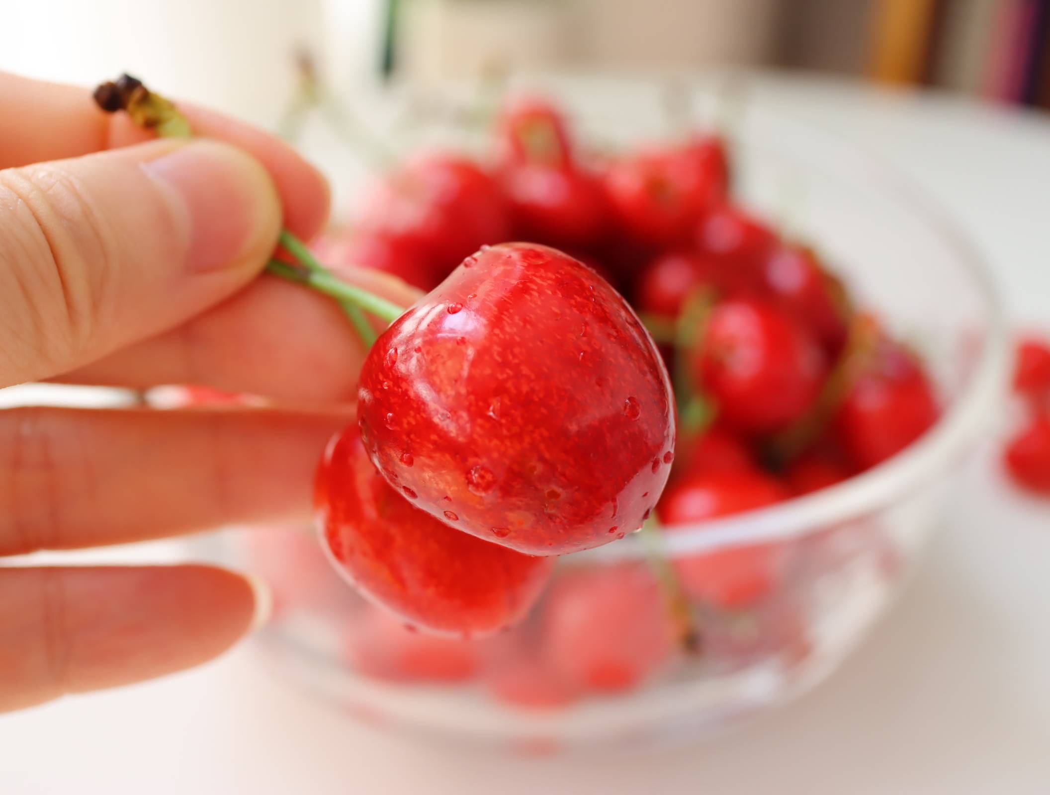 洗樱桃时有人用盐有人用碱都不对用它清洗更干净放心吃