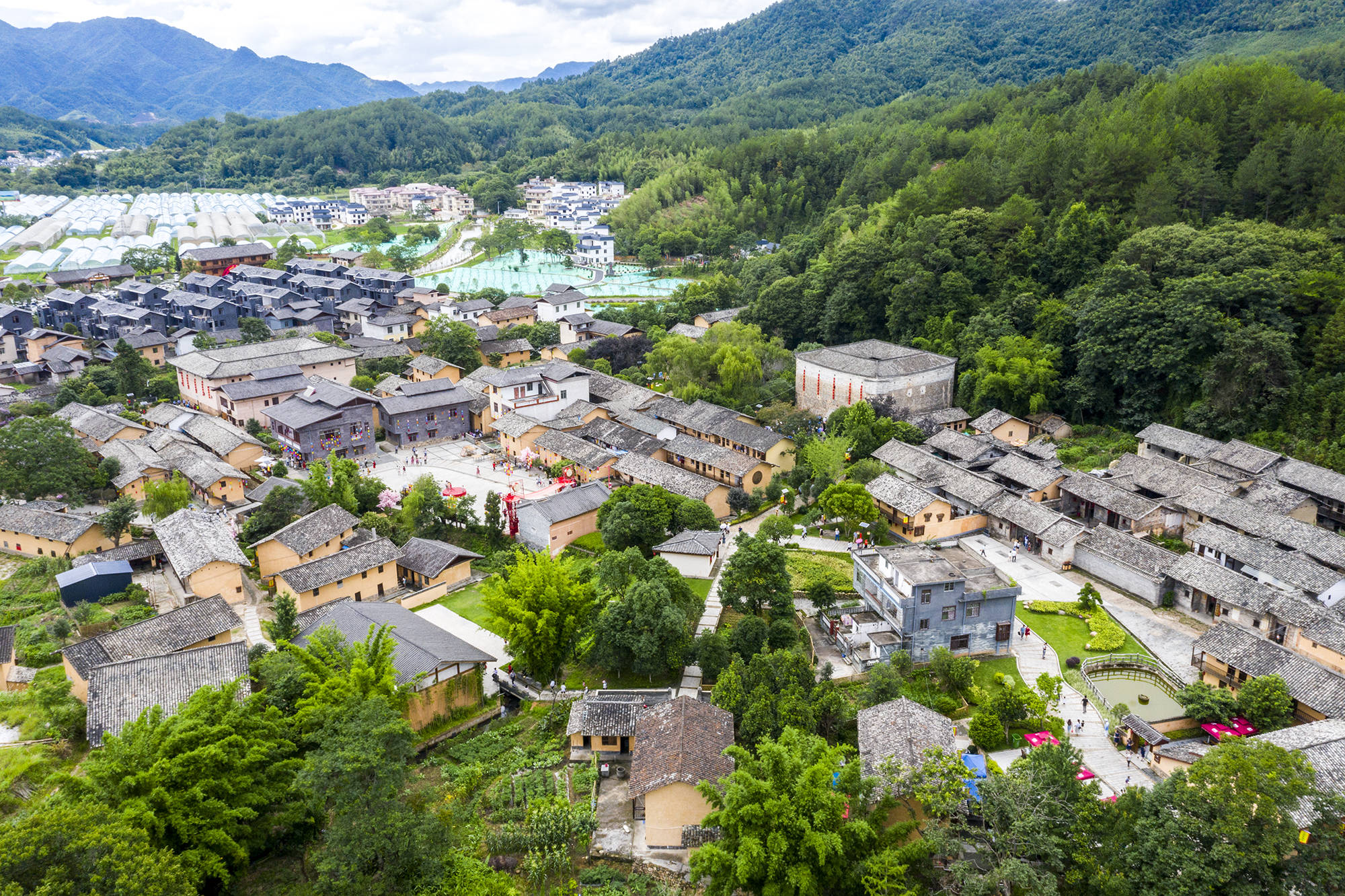 这个小县城被称江西南大门,有个600年古村庄,竟因猎狗怀孕而建