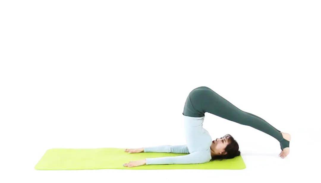 蓝菲瑜伽--伸腿结合式教学