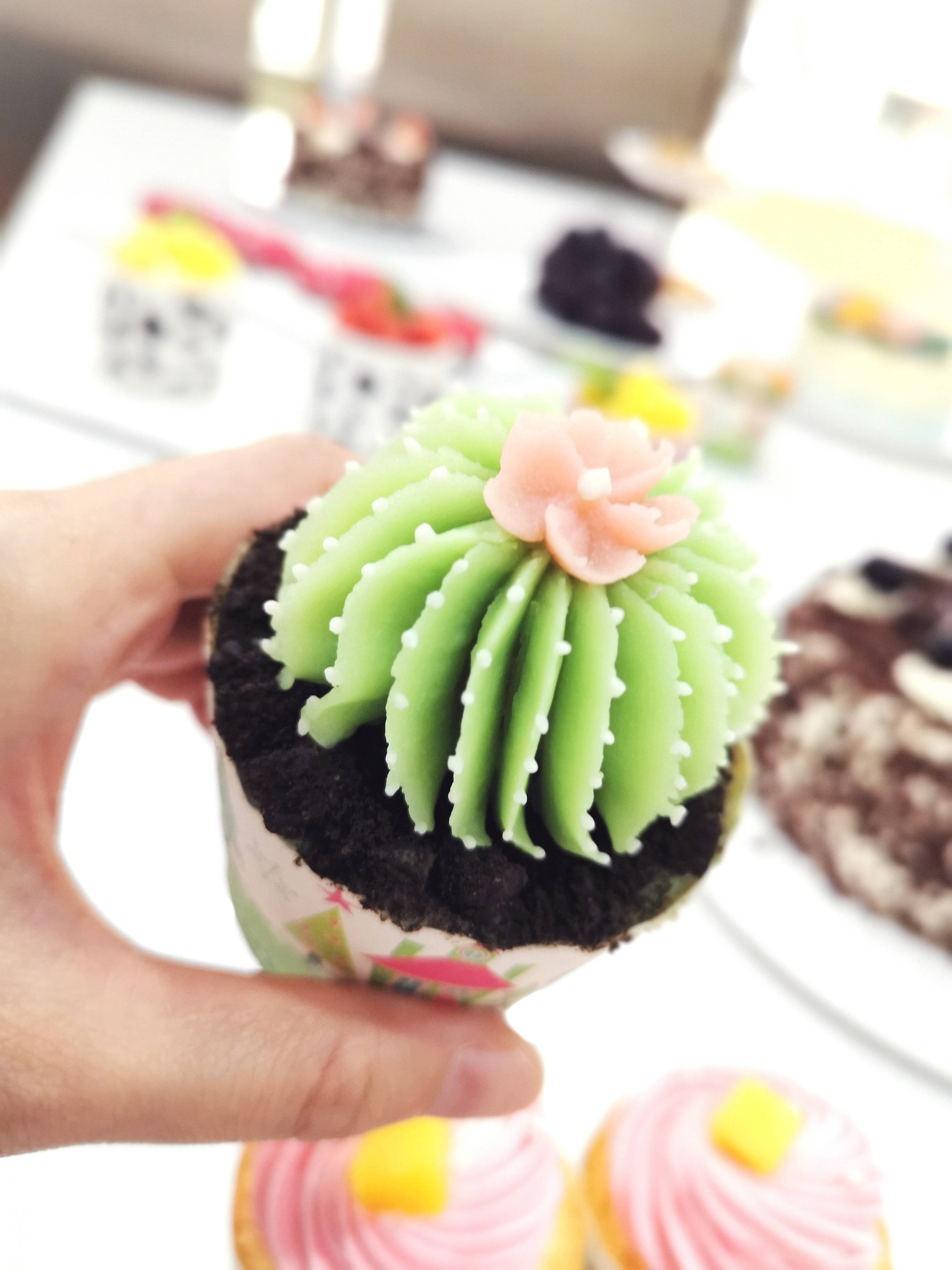 一次场简单而温馨的毕业甜品茶话会._纸杯蛋糕